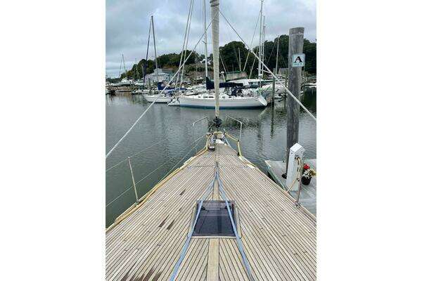 Beneteau Sense 57 Yacht For Sale