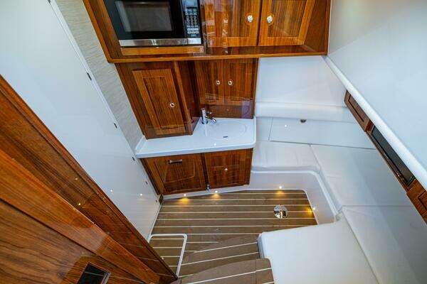 HCB Suenos Yacht For Sale