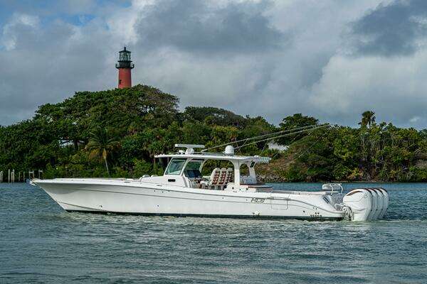 HCB Suenos Yacht For Sale