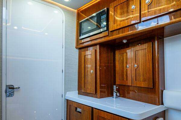 HCB Suenos Yacht For Sale