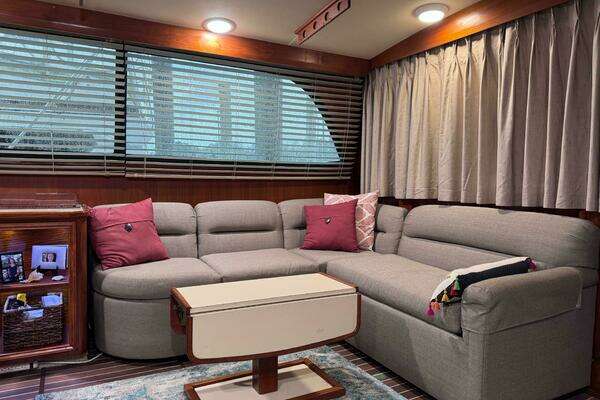 Photo of the 1986 Egg Harbor 37 Convertible "Haven"