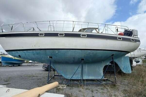 42-ft-Hallberg-Rassy-1983-42E- Loyalist Ontario Canada  yacht for sale