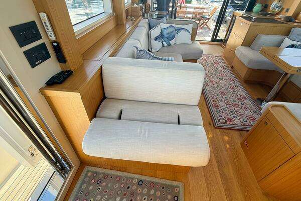 Sirena 58 Coupe Yacht For Sale