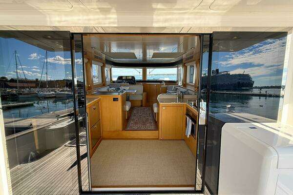 Sirena 58 Coupe Yacht For Sale