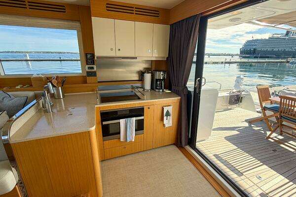 Sirena 58 Coupe Yacht For Sale