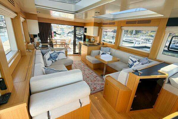 Sirena 58 Coupe Yacht For Sale