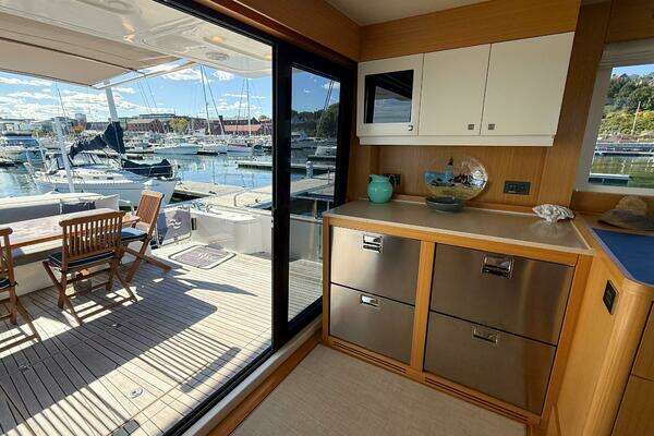 Sirena 58 Coupe Yacht For Sale