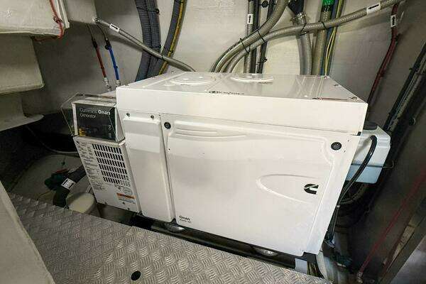 Sirena 58 Coupe Yacht For Sale