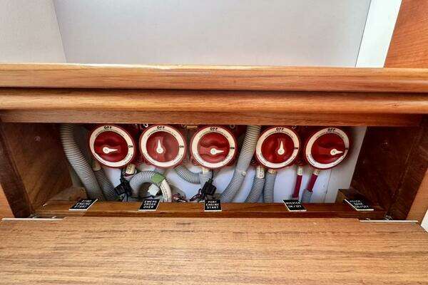 Lyman-Morse Monhegan 38 - Twin Jet Yacht For Sale