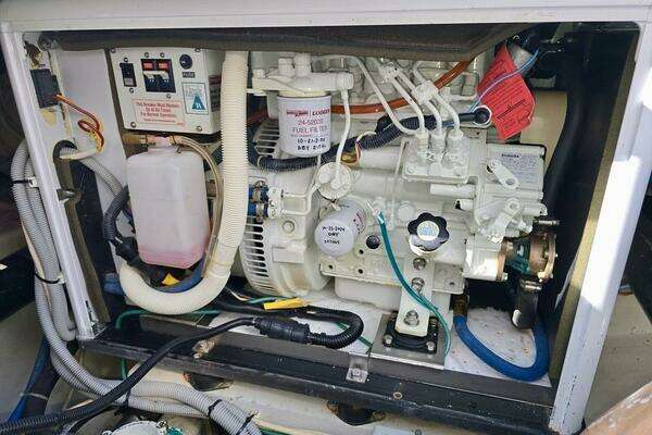 Lyman-Morse Monhegan 38 - Twin Jet Yacht For Sale