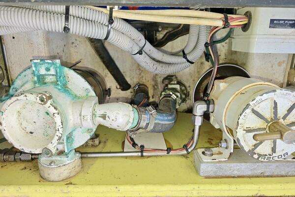 Lyman-Morse Monhegan 38 - Twin Jet Yacht For Sale