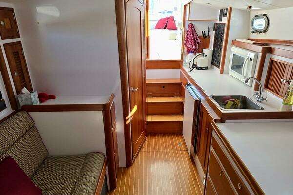 Lyman-Morse Monhegan 38 - Twin Jet Yacht For Sale