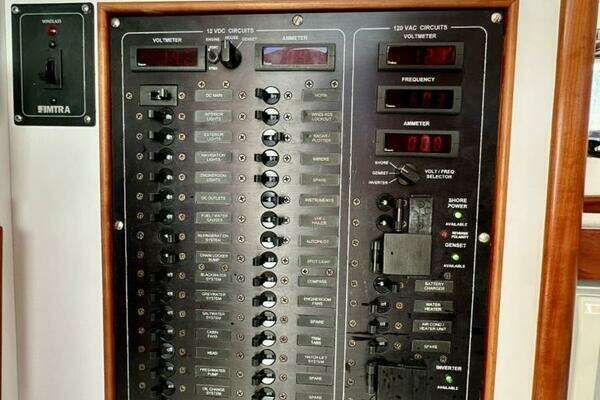 Lyman-Morse Monhegan 38 - Twin Jet Yacht For Sale