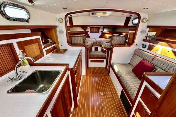 Lyman-Morse Monhegan 38 - Twin Jet Yacht For Sale