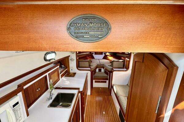 Lyman-Morse Monhegan 38 - Twin Jet Yacht For Sale