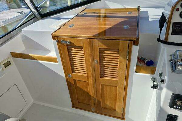 Lyman-Morse Monhegan 38 - Twin Jet Yacht For Sale