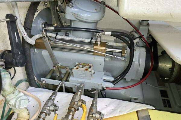 Lyman-Morse Monhegan 38 - Twin Jet Yacht For Sale