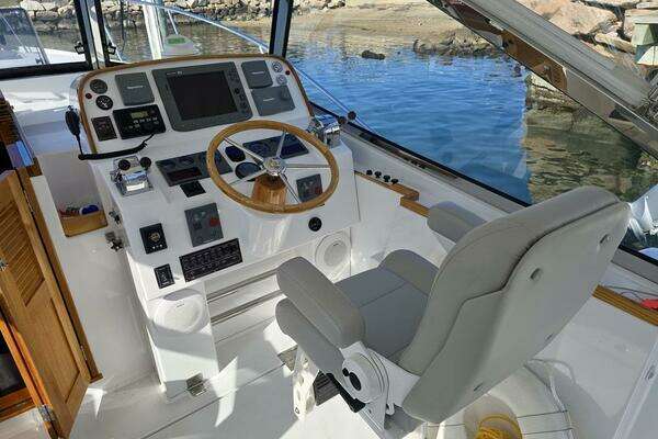 Lyman-Morse Monhegan 38 - Twin Jet Yacht For Sale