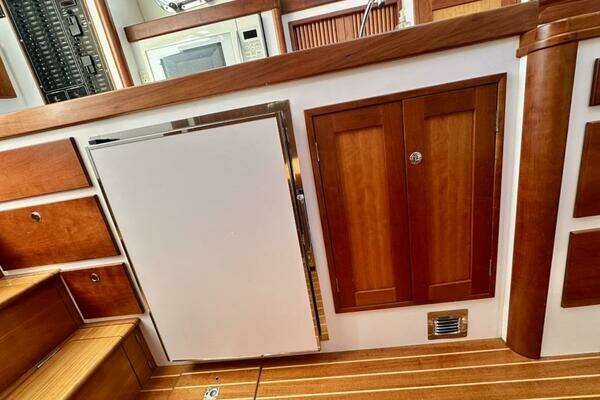 Lyman-Morse Monhegan 38 - Twin Jet Yacht For Sale