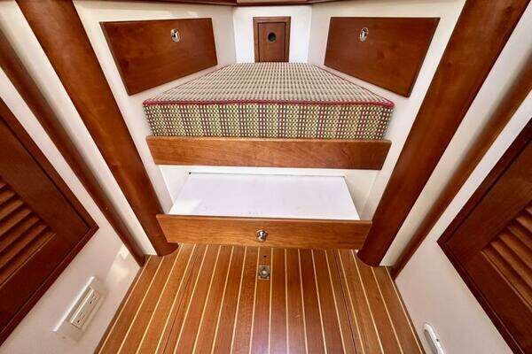 Lyman-Morse Monhegan 38 - Twin Jet Yacht For Sale