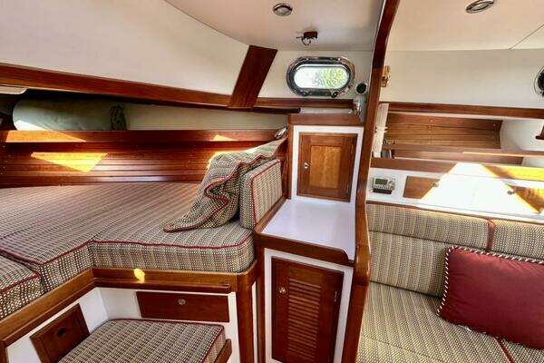 Lyman-Morse Monhegan 38 - Twin Jet Yacht For Sale