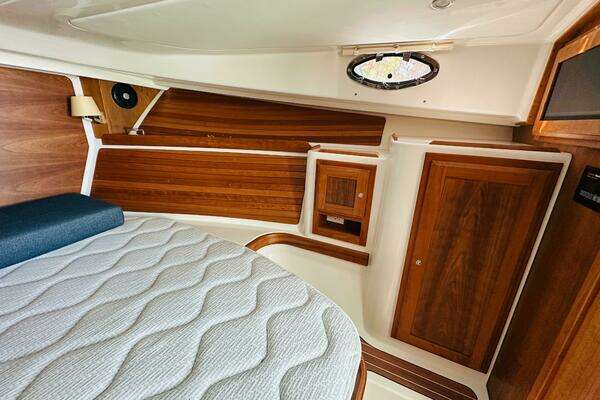 Back Cove 34O Yacht For Sale