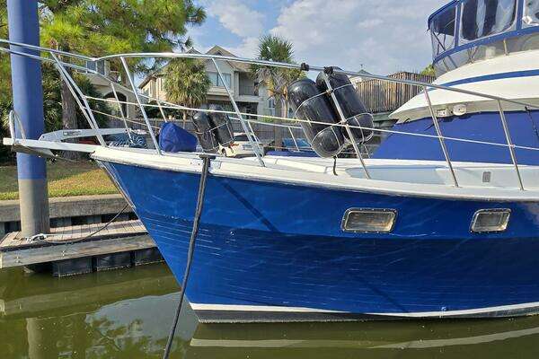 Photo of the 1987 Nova Marine Moorea