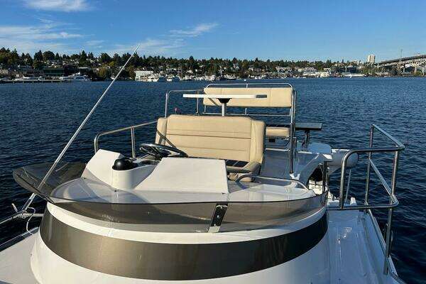 Ranger Tugs R-29 CB Yacht For Sale