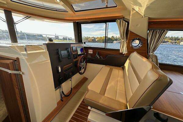 Ranger Tugs R-29 CB Yacht For Sale