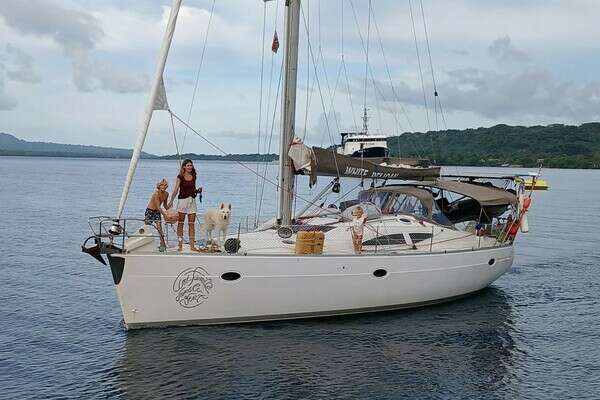 42-ft-Elan-2004-434 Impression-White Pelican Langkawi  Malaysia  yacht for sale