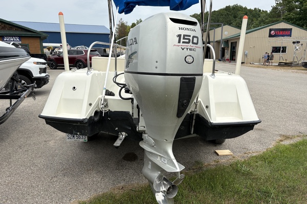 21ft Boston Whaler Yacht For Sale