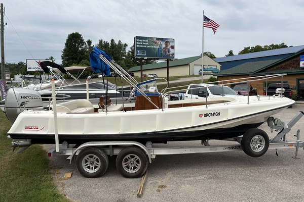 21ft Boston Whaler Yacht For Sale