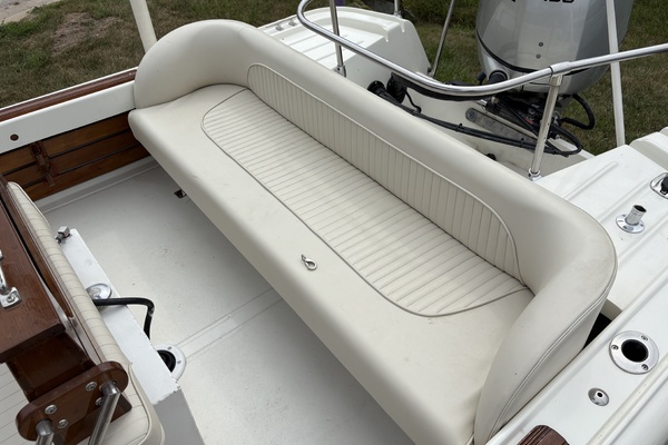 21ft Boston Whaler Yacht For Sale