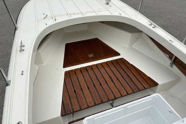 21ft Boston Whaler Yacht For Sale
