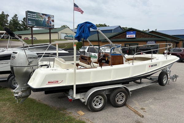 21ft Boston Whaler Yacht For Sale