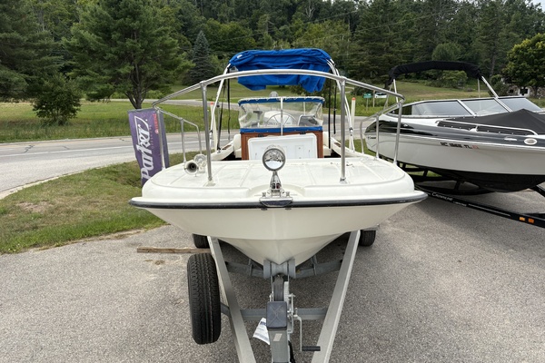 21ft Boston Whaler Yacht For Sale