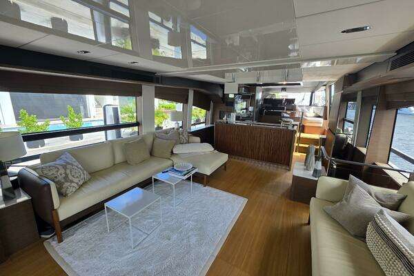 Prestige X70 Yacht For Sale