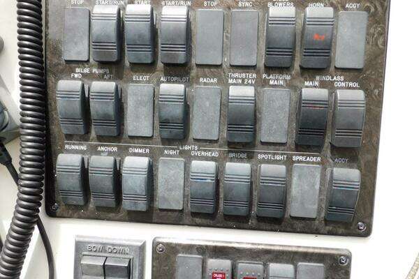 Sea Ray 44 Sedan Bridge Yacht For Sale