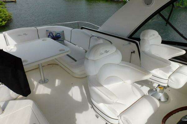 Sea Ray 44 Sedan Bridge Yacht For Sale