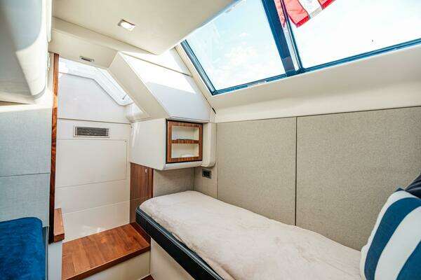 2011 Fairline 65