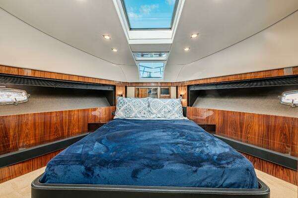 2011 Fairline 65