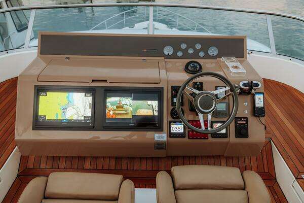 2011 Fairline 65