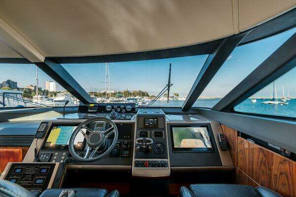 2011 Fairline 65