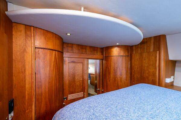 Silverton Sport Bridge Yacht For Sale