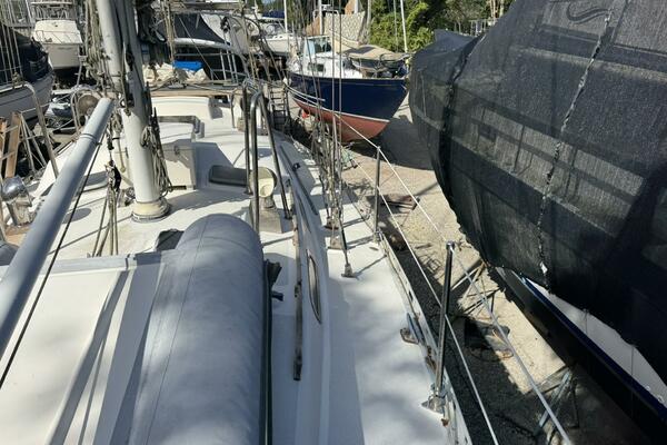 Passport 42ft Tayana Yacht For Sale