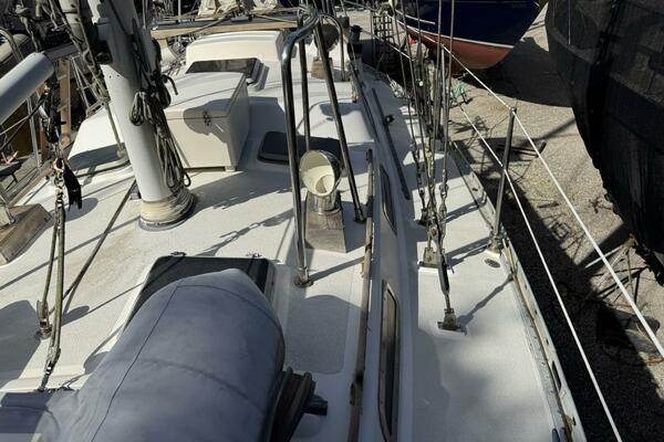 Passport 42ft Tayana Yacht For Sale