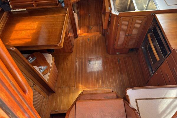 Passport 42ft Tayana Yacht For Sale
