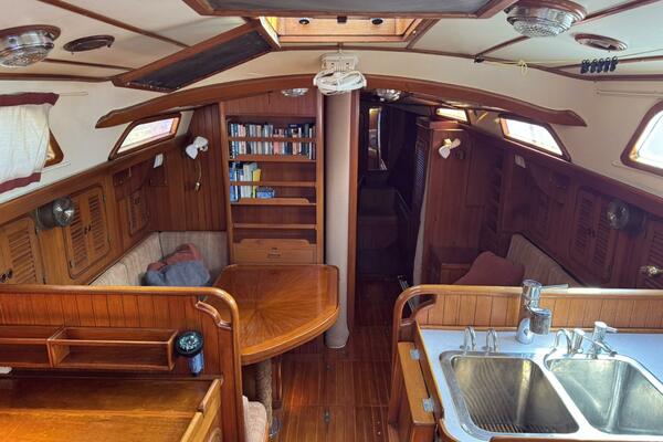 Passport 42ft Tayana Yacht For Sale