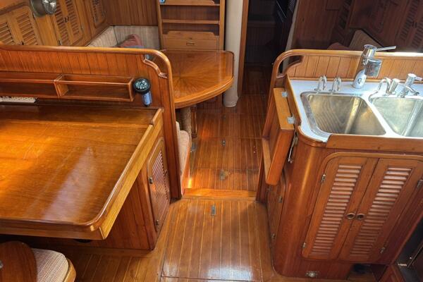 Passport 42ft Tayana Yacht For Sale