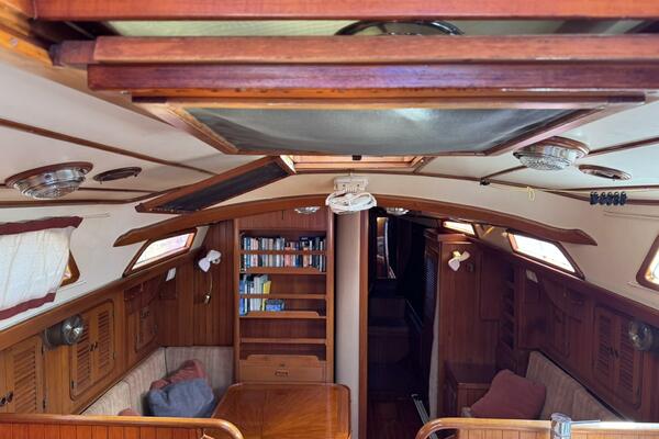 Passport 42ft Tayana Yacht For Sale